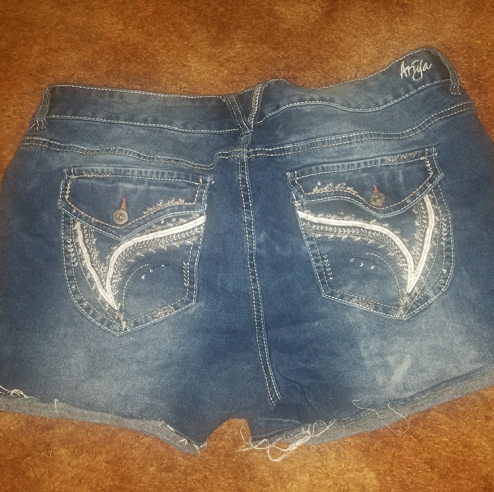 Ariya jean frayed shorts
